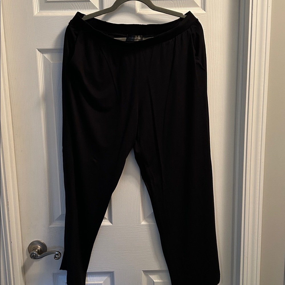 Miik Akira tulip hem capri pant - black / large